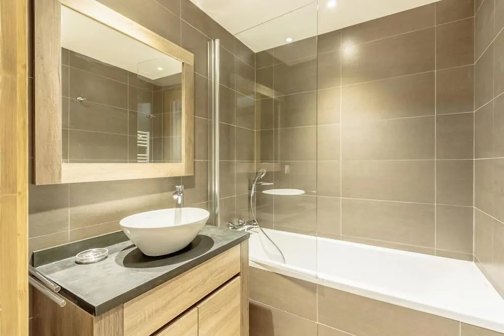 Appartement Haute Gamme Ski Aux Pieds, Piscine, Sauna. Bourg-Saint-Maurice 0*,  France